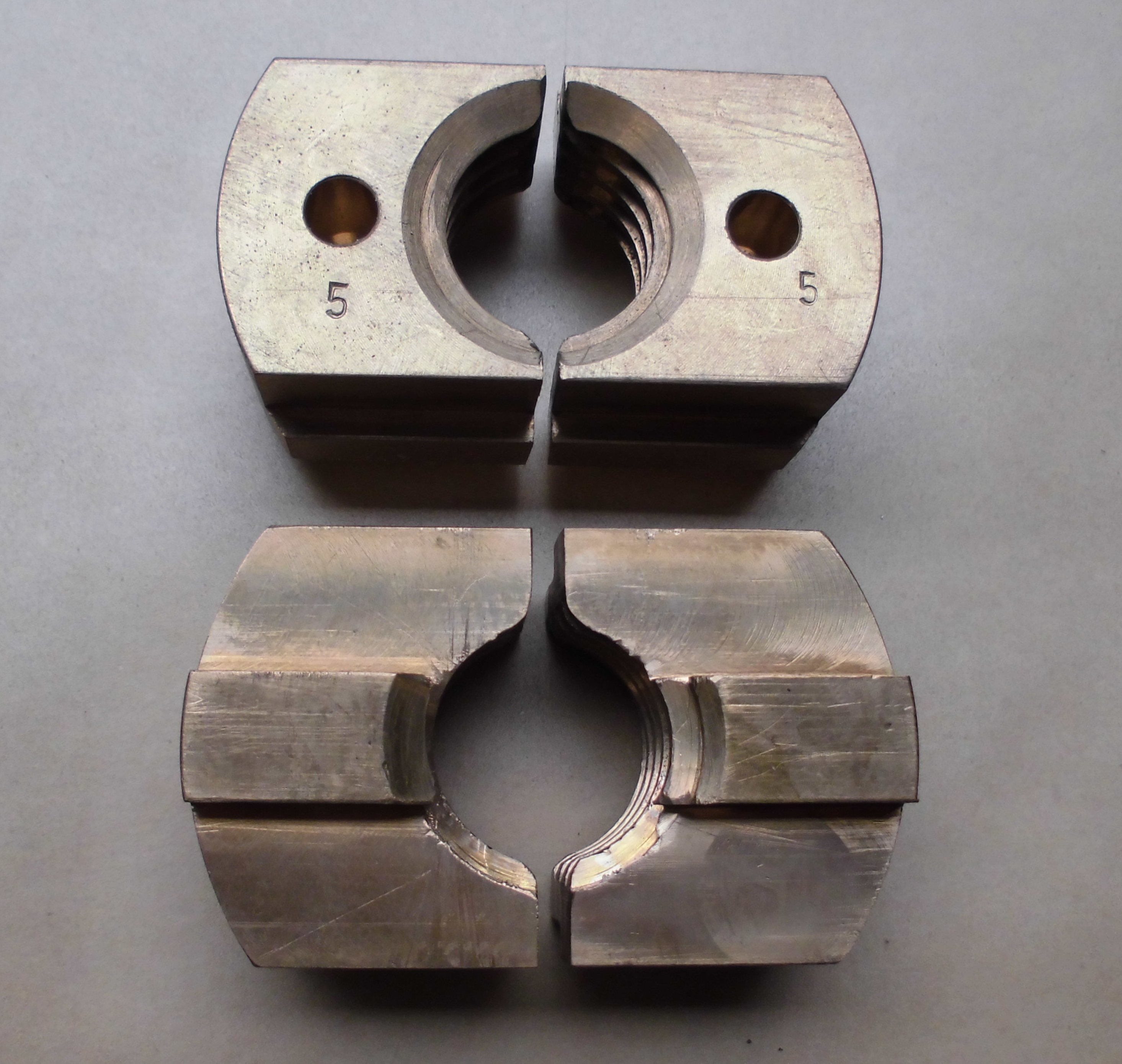 MUTTER FÜR PUMPE P140 -GETEILT  -T7