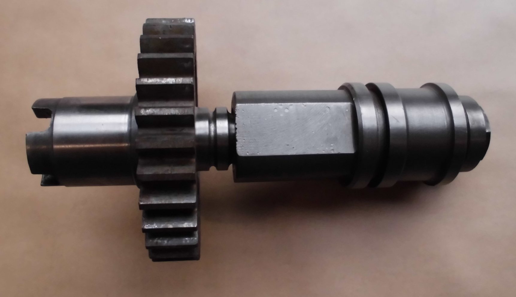 ZAHNRAD P122 MIT KOLBEN ST