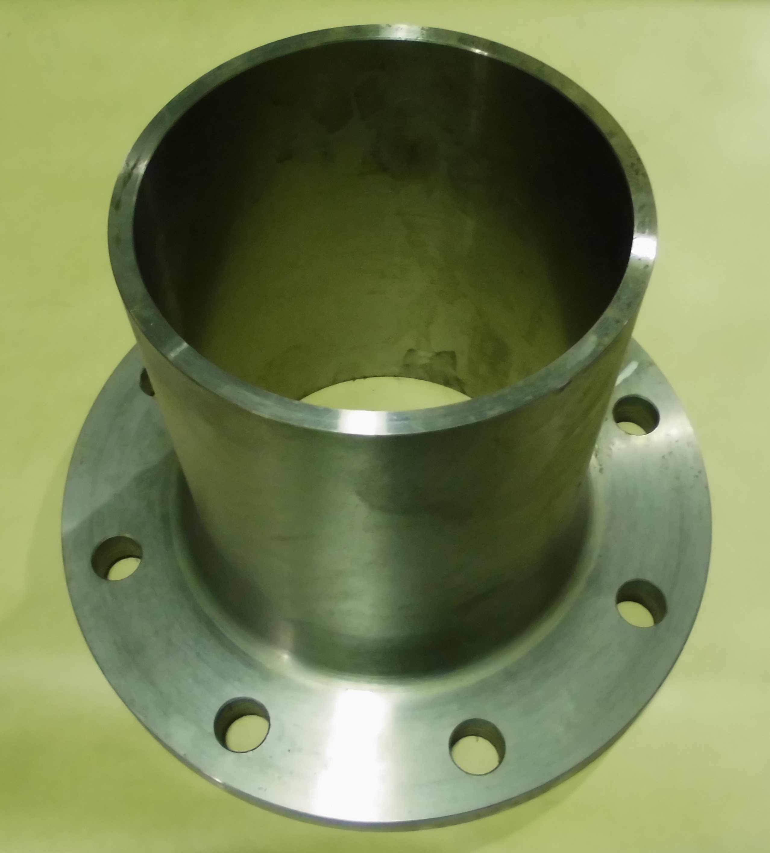 FLANSCH MIT STUTZEN  DN 125-C22.8